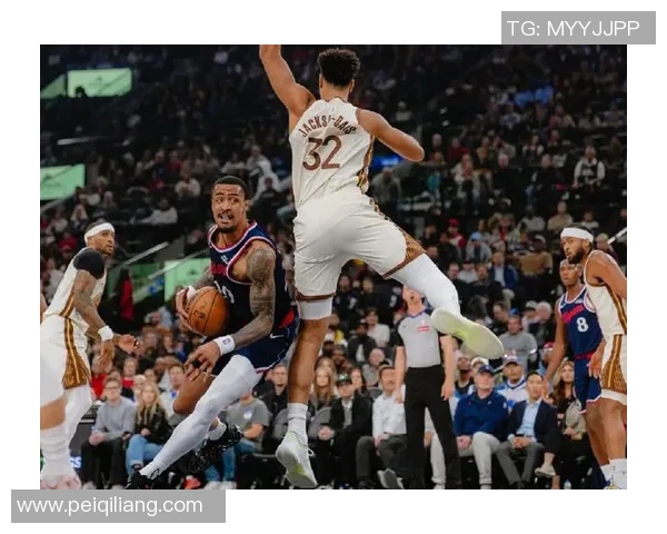 勇士与快船激战中格林遭遇精彩盖帽引发热议